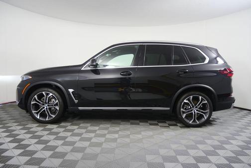 Black Sapphire Metallic 2026 BMW X5 xDrive40i