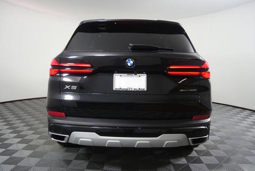 Black Sapphire Metallic 2026 BMW X5 xDrive40i