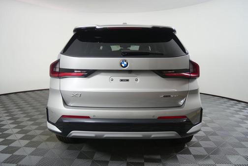 Space Silver Metallic 2026 BMW X1 xDrive28i