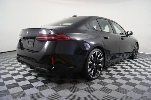 2025 BMW i5 xDrive40