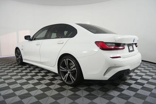 Alpine White 2022 BMW 330e 330e iPerformance