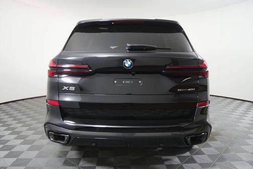 Black Sapphire Metallic 2026 BMW X5 sDrive40i