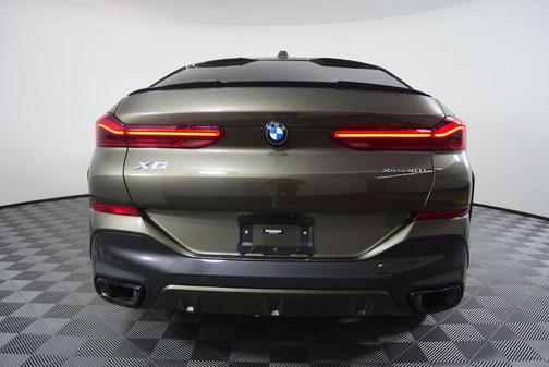 Manhattan Green Metallic 2024 BMW X6 xDrive40i