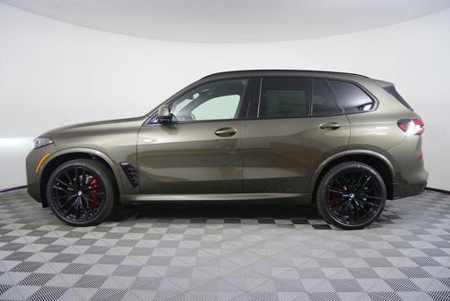 Manhattan Green Metallic 2026 BMW X5 xDrive40i