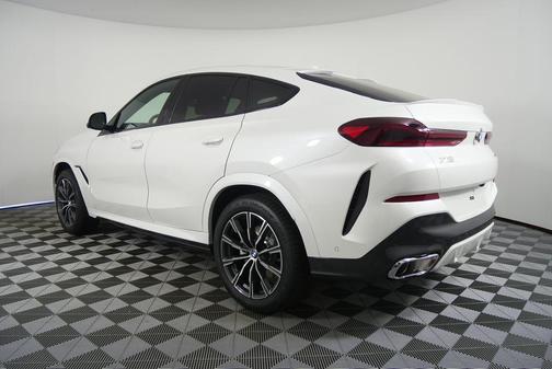 2026 BMW X6 xDrive40i