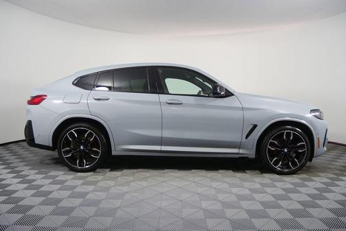 2023 BMW X4 M40i