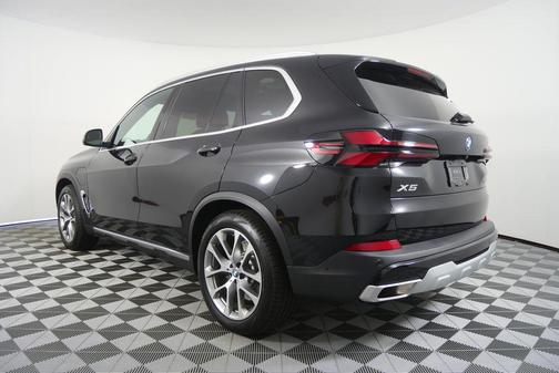 Black Sapphire Metallic 2026 BMW X5 PHEV xDrive50e
