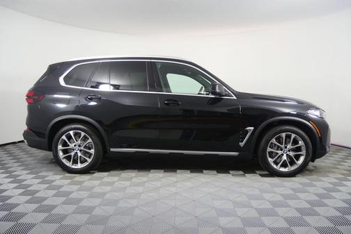 Black Sapphire Metallic 2026 BMW X5 PHEV xDrive50e