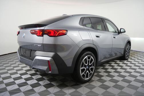 2025 BMW X2 xDrive28i