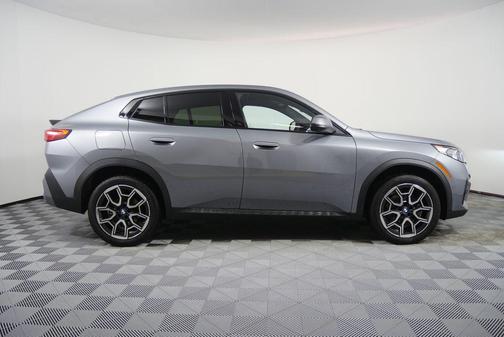 2025 BMW X2 xDrive28i