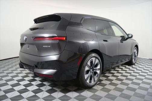 2026 BMW iX xDrive45