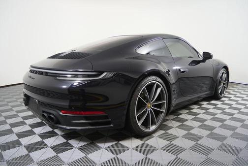 2022 Porsche 911 Carrera