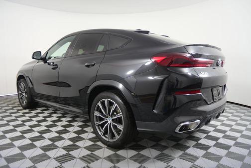 2025 BMW X6 xDrive40i