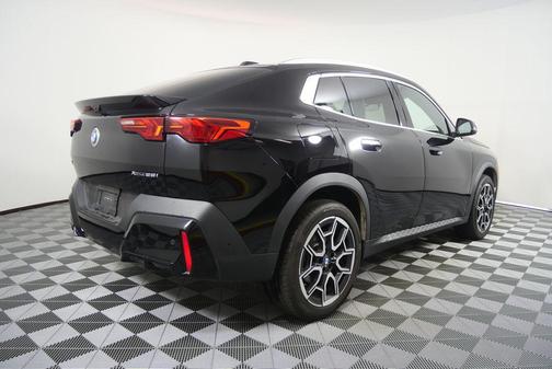 Jet Black 2025 BMW X2 xDrive28i
