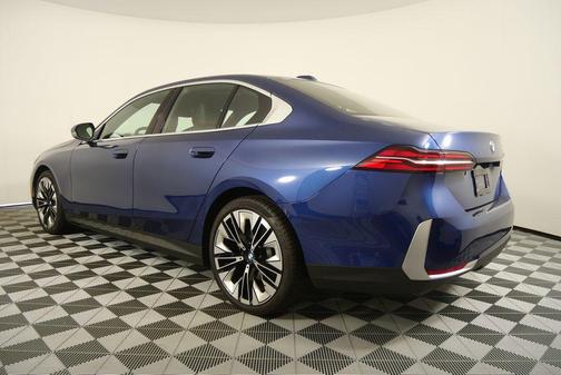 Phytonic Blue Metallic 2024 BMW 530 i