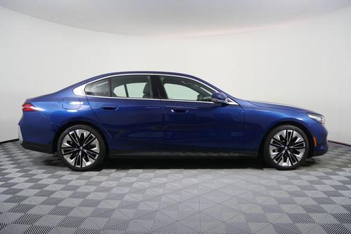 Phytonic Blue Metallic 2024 BMW 530 i