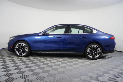 Phytonic Blue Metallic 2024 BMW 530 i