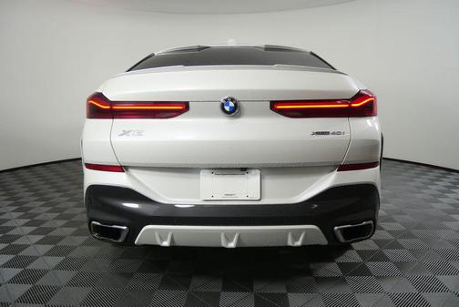 2025 BMW X6 xDrive40i