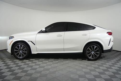 2025 BMW X6 xDrive40i