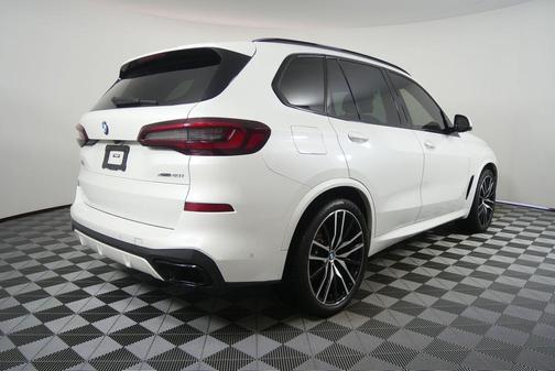 Mineral White Metallic 2022 BMW X5 xDrive40i