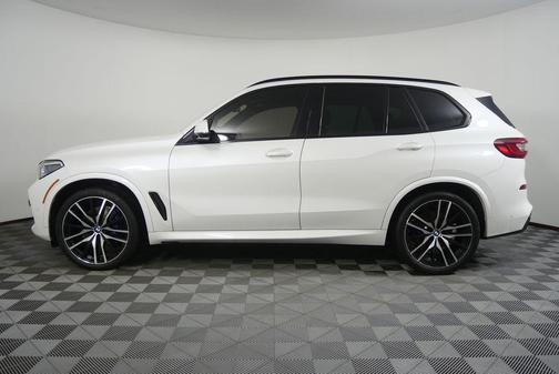 Mineral White Metallic 2022 BMW X5 xDrive40i