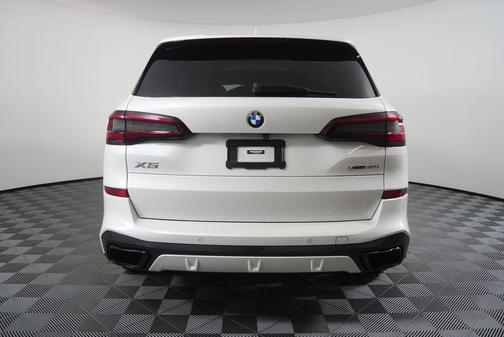 Mineral White Metallic 2022 BMW X5 xDrive40i