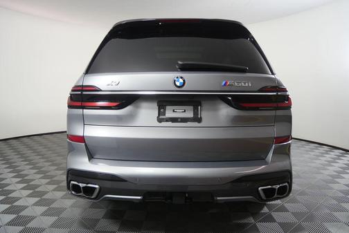 2024 BMW X7 M60i