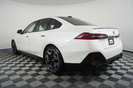 2025 BMW i5 xDrive40