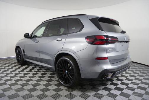 Skyscraper Grey Metallic 2026 BMW X5 xDrive40i