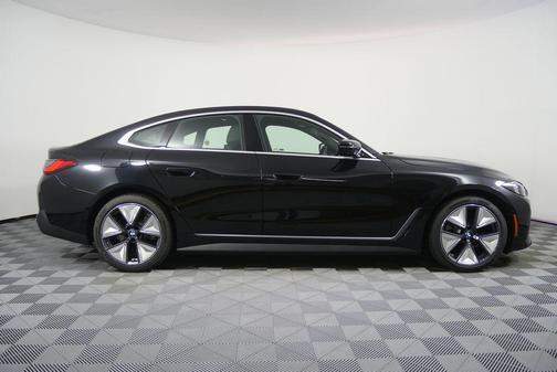 Black Sapphire Metallic 2026 BMW i4 Gran Coupe eDrive40