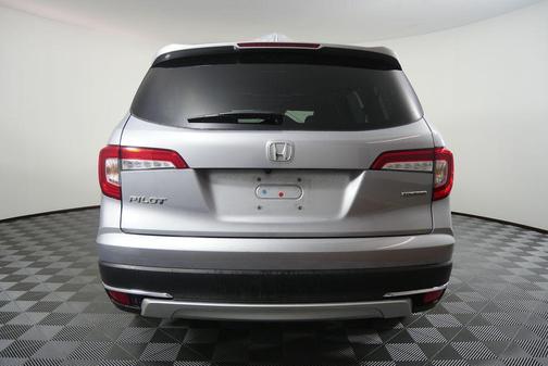 2022 Honda Pilot Touring 8-Passenger