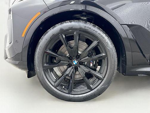 Black Sapphire Metallic 2027 BMW X7 xDrive40i