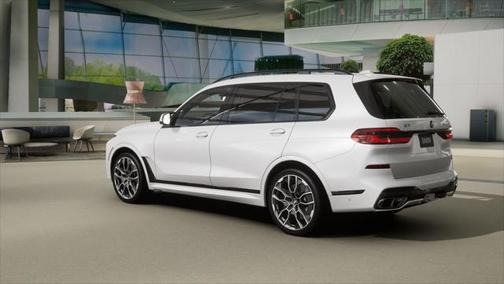 2025 BMW X7 M60i