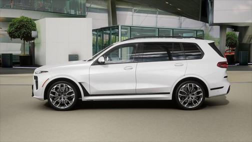 2025 BMW X7 M60i