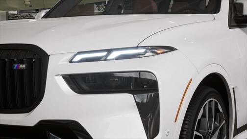 2025 BMW X7 M60i