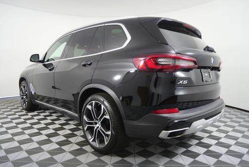 Jet Black 2022 BMW X5 sDrive40i
