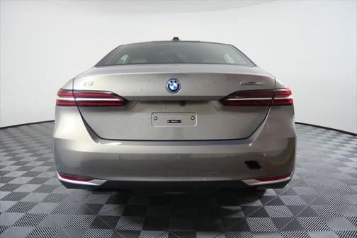 2026 BMW i5 eDrive40