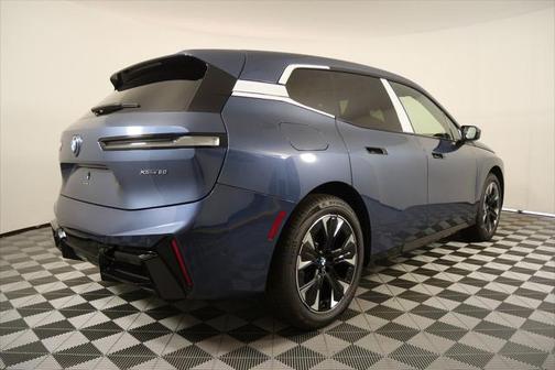 2026 BMW iX xDrive60