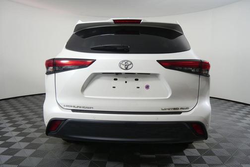 2022 Toyota Highlander Limited