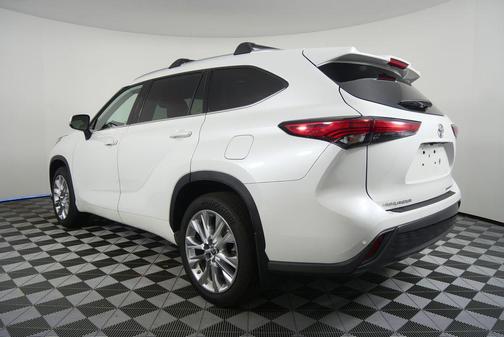 2022 Toyota Highlander Limited