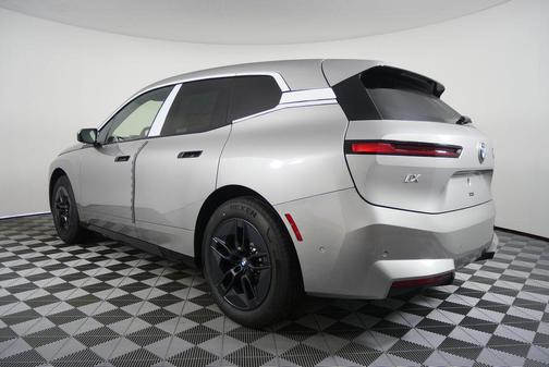 2026 BMW iX xDrive60