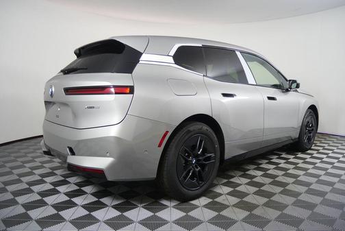 2026 BMW iX xDrive60