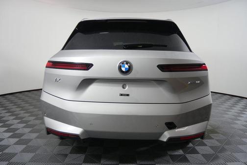 2026 BMW iX xDrive60