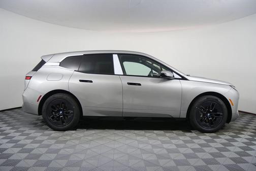 2026 BMW iX xDrive60