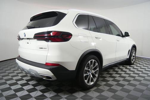 Alpine White 2024 BMW X5 sDrive40i