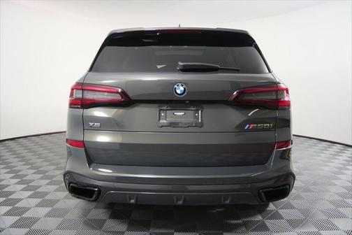 2022 BMW X5 M50i