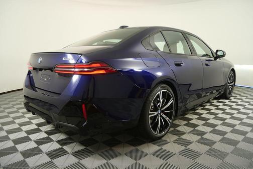 Tanzanite Blue II Metallic 2026 BMW 530 530i