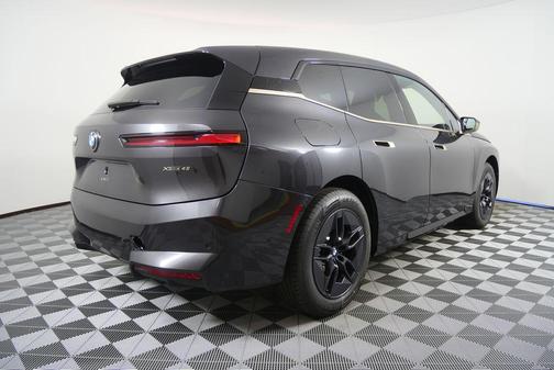 2026 BMW iX xDrive45