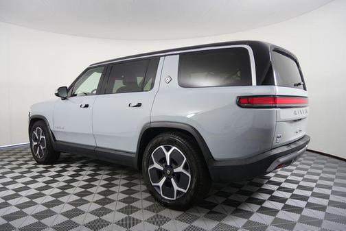 2023 Rivian R1S Adventure