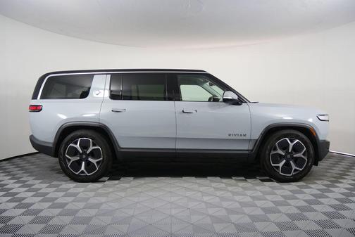 2023 Rivian R1S Adventure